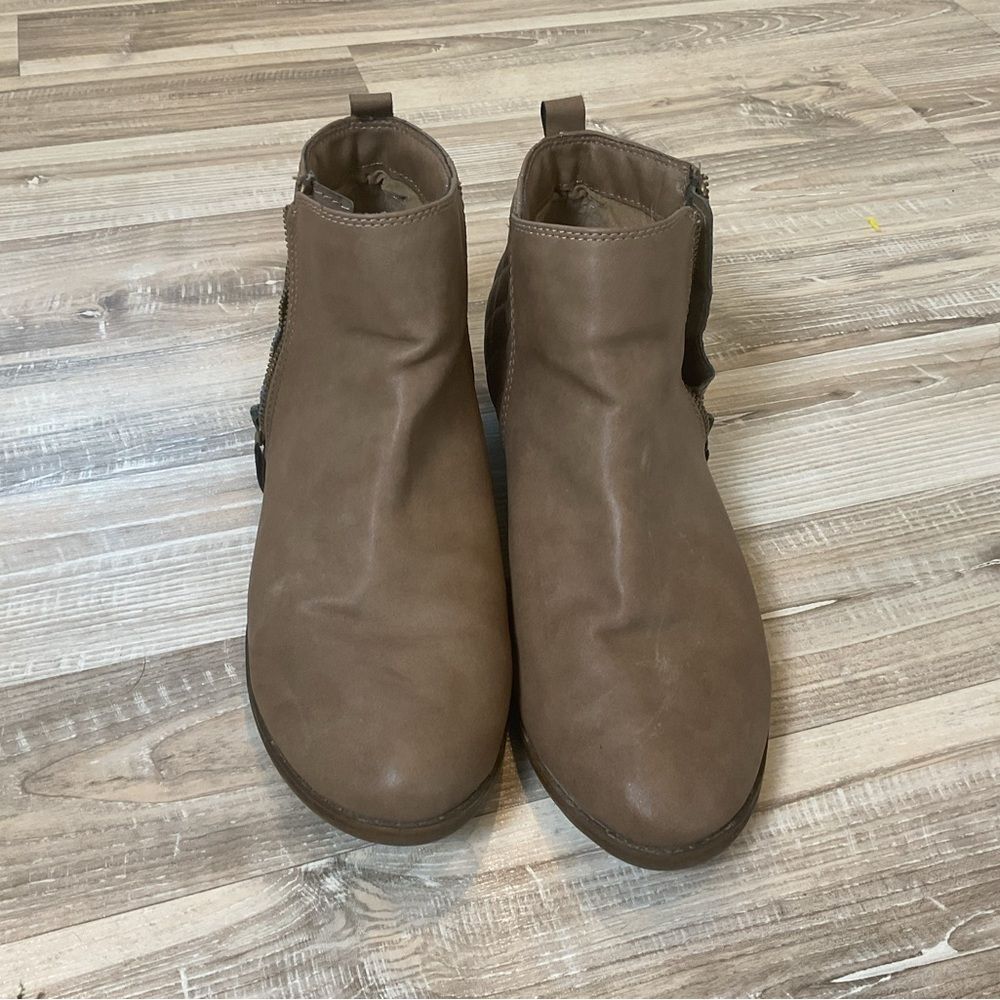Sociology Booties Women’s 10 Brown Zip Up Healed